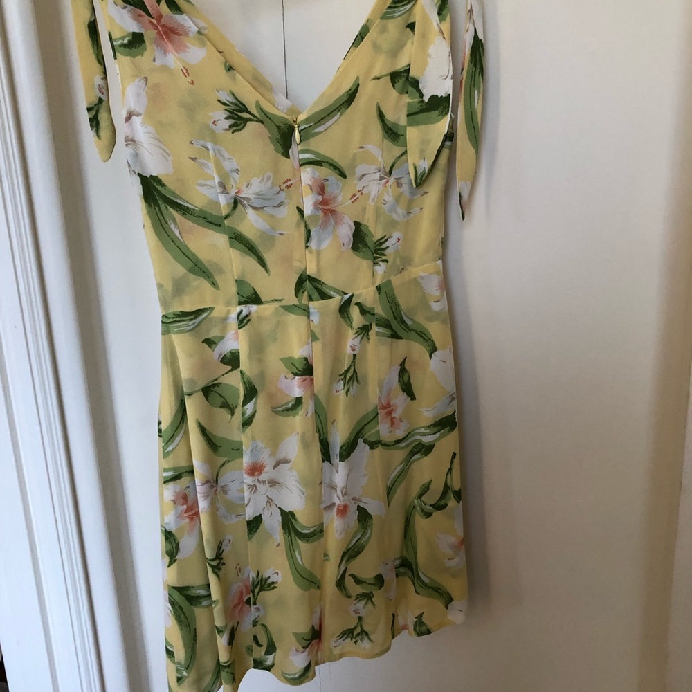 * SOLD * 🎉HP🎉 Reformation Carmensita dress - Picture 5 of 6